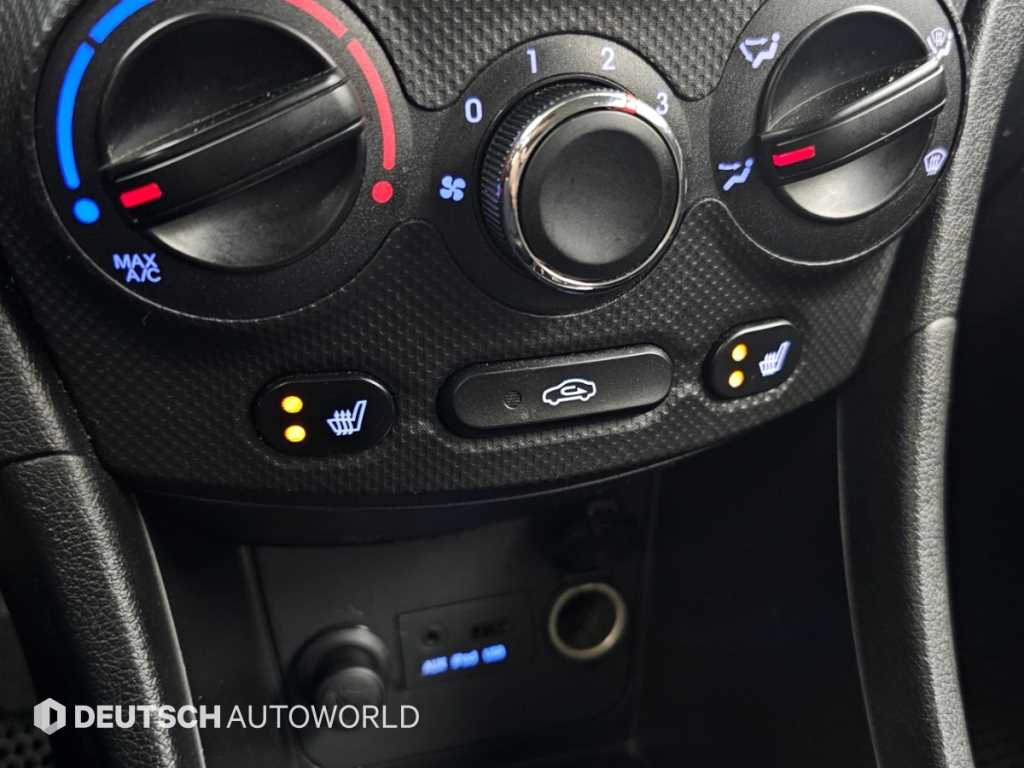 Hyundai Accent — photo 17