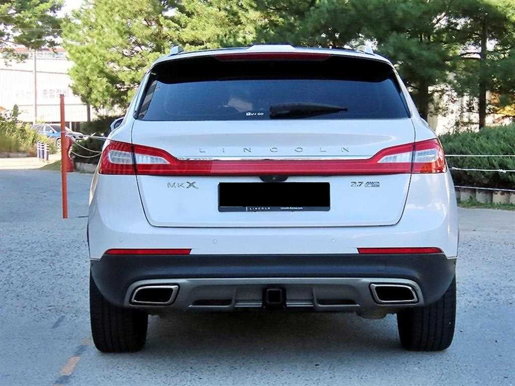 Lincoln MKX — photo 04
