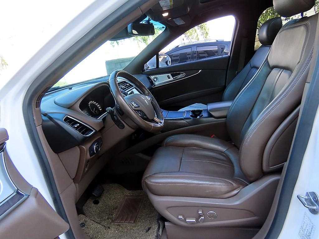 Lincoln MKX — photo 05