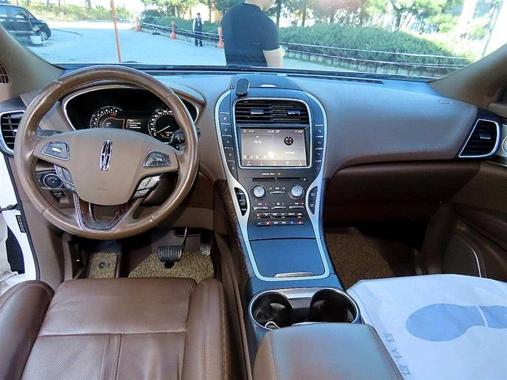 Lincoln MKX — photo 07