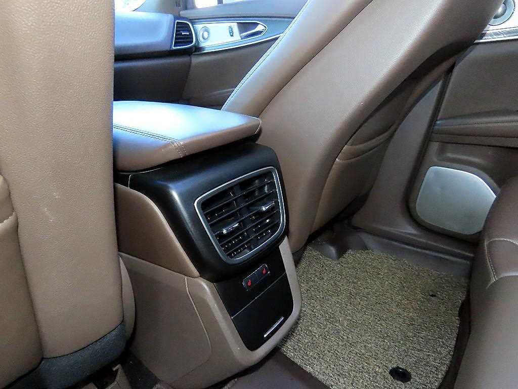 Lincoln MKX — photo 15