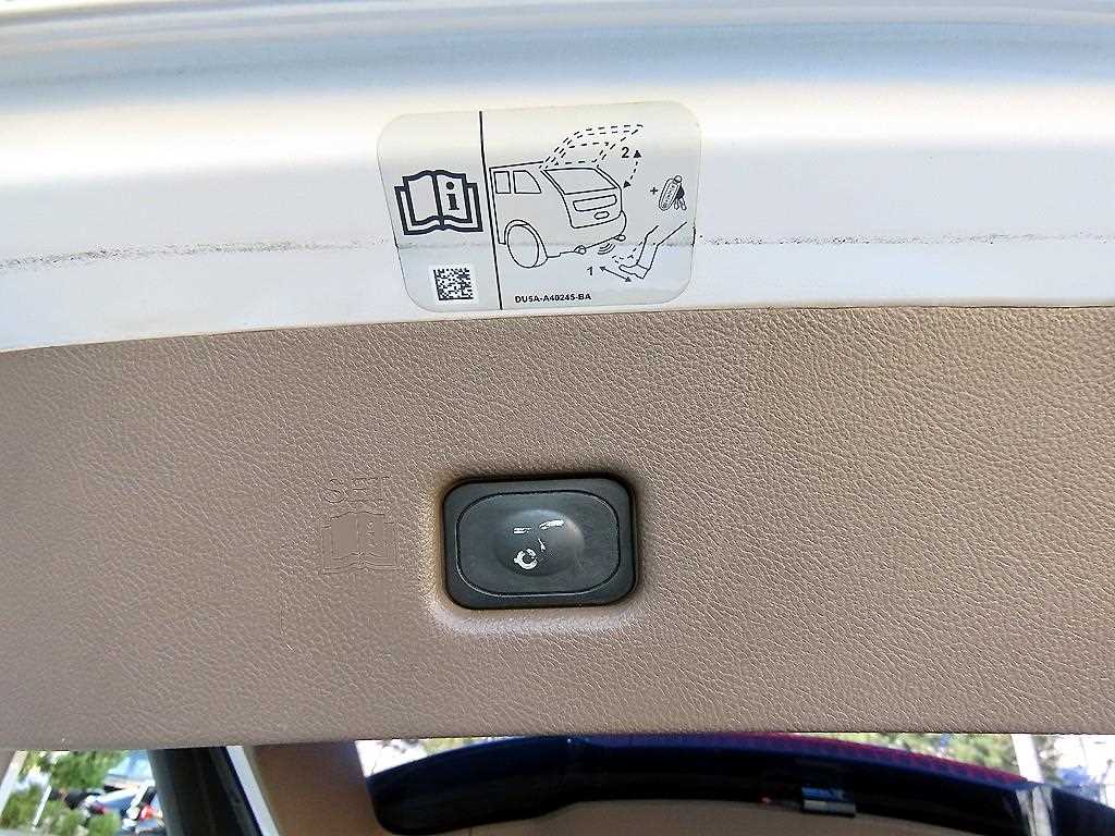 Lincoln MKX — photo 16