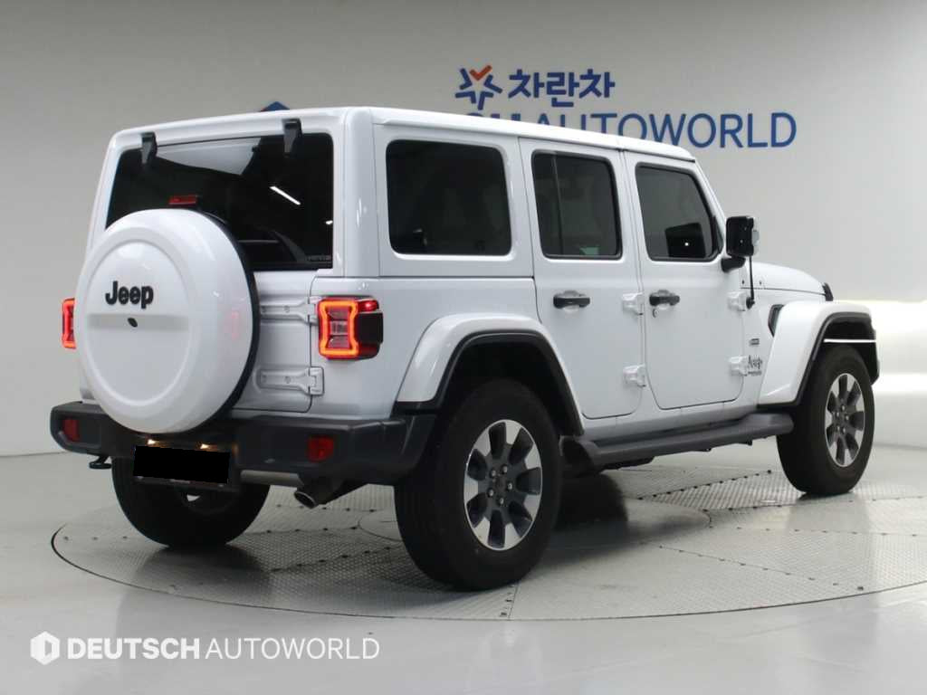 Jeep Wrangler — photo 02