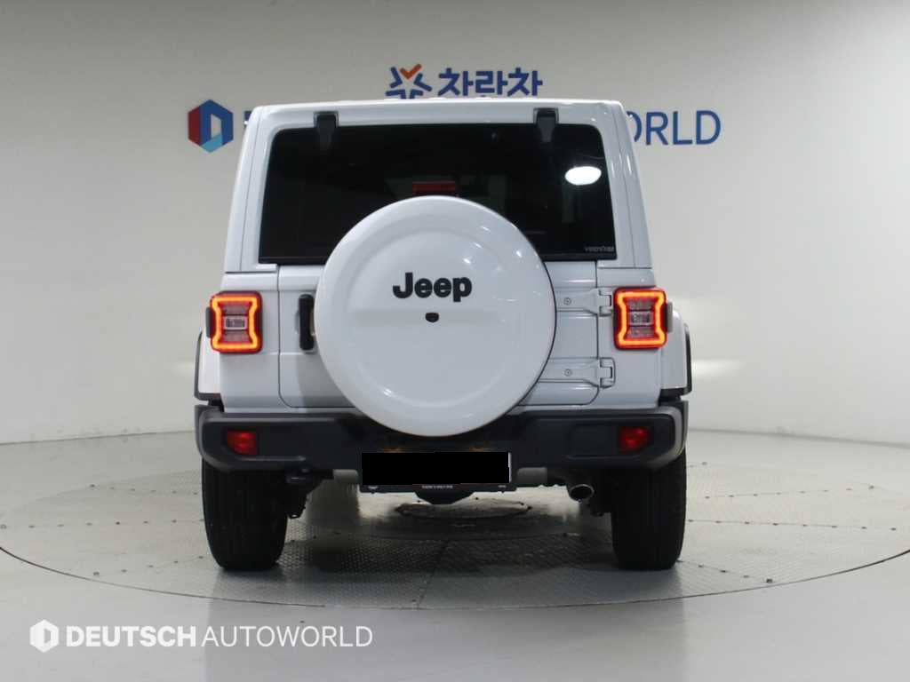 Jeep Wrangler — photo 04