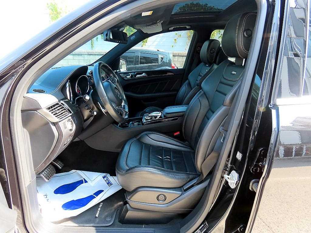 Mercedes-Benz GLE-Class — photo 05