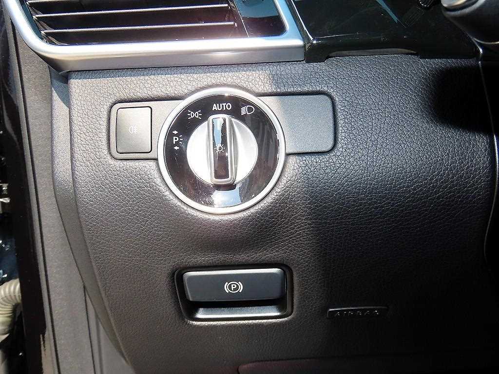 Mercedes-Benz GLE-Class — photo 10