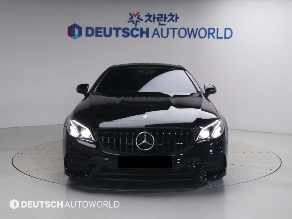 Mercedes-Benz E-Class — photo 03