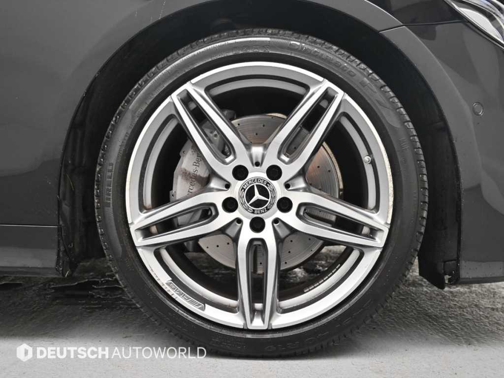 Mercedes-Benz E-Class — photo 05