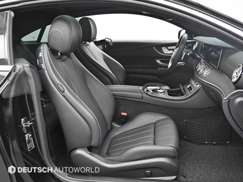 Mercedes-Benz E-Class — photo 10