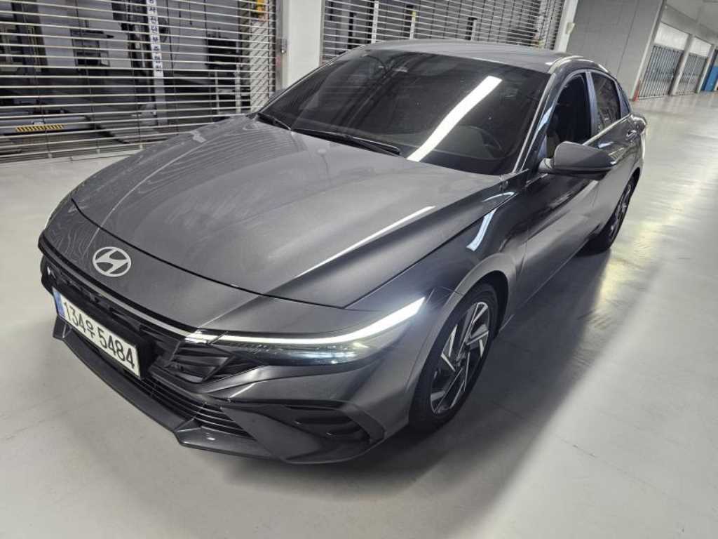 Hyundai Avante — photo 02