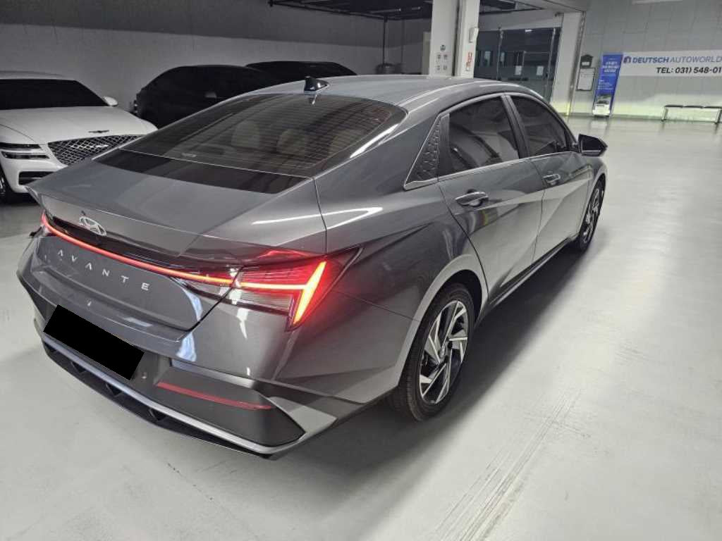 Hyundai Avante — photo 04