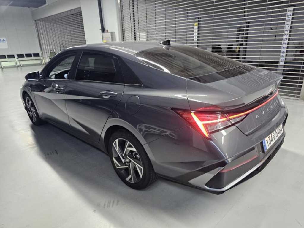 Hyundai Avante — photo 05