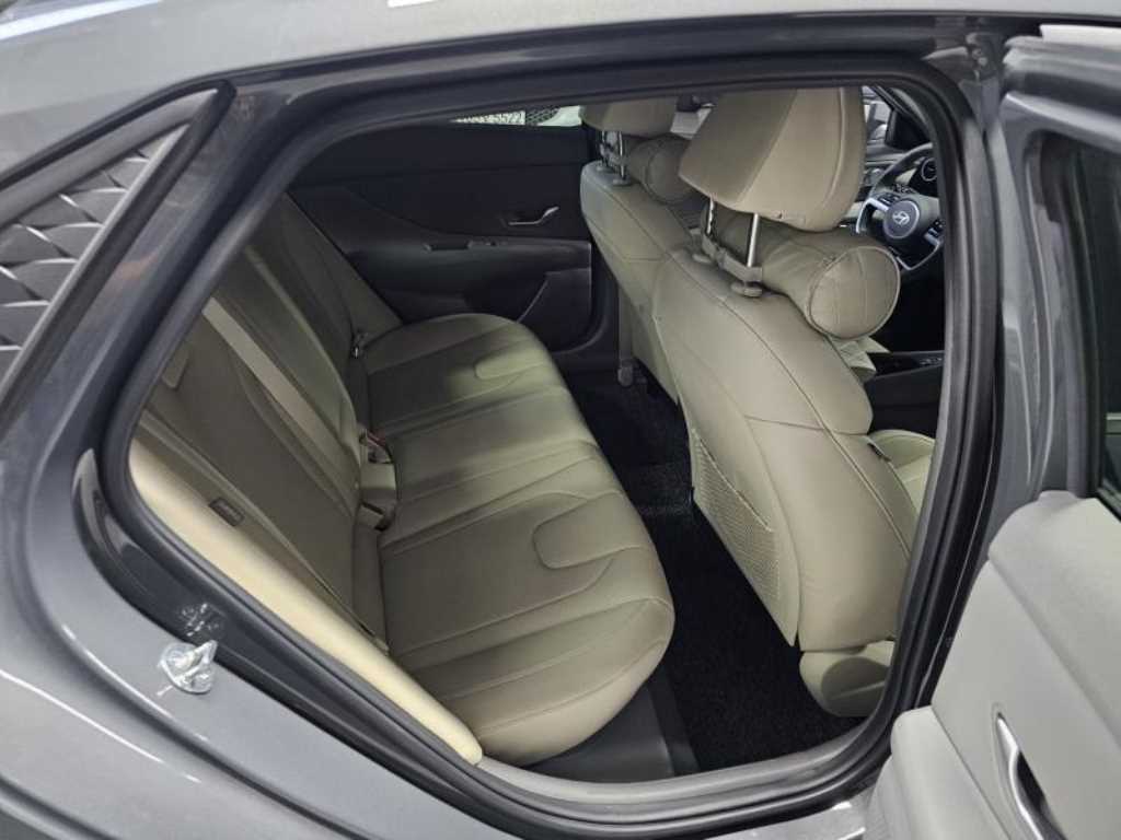 Hyundai Avante — photo 10