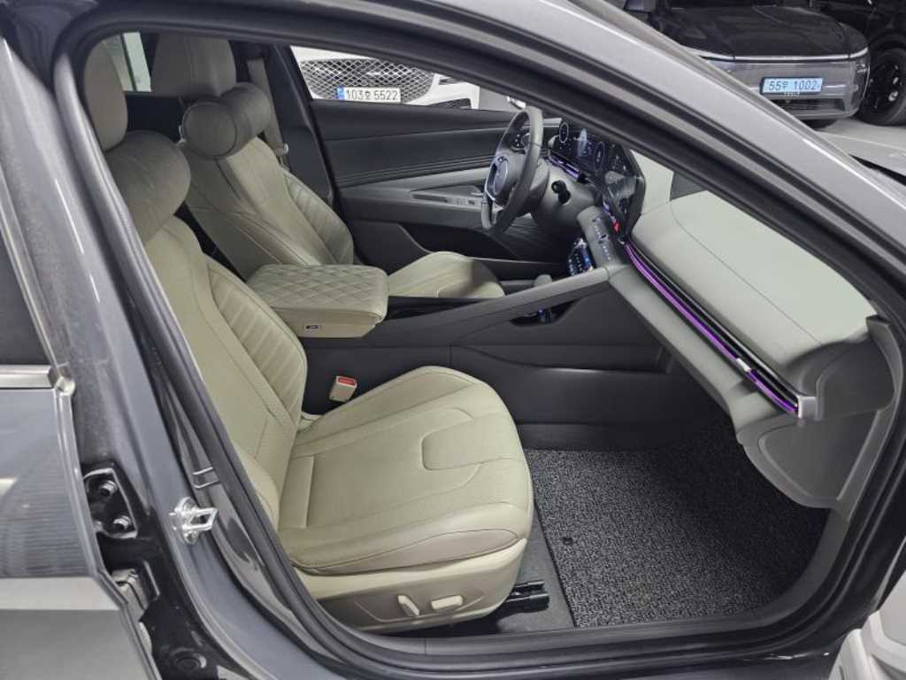 Hyundai Avante — photo 11