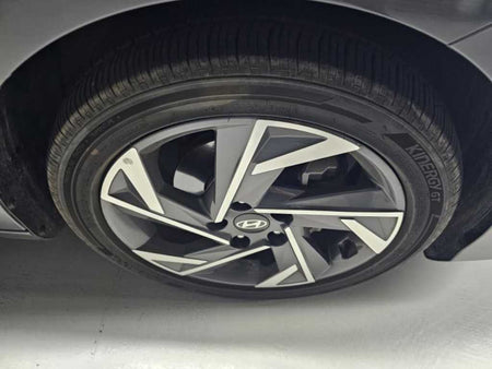 Hyundai Avante — photo 14