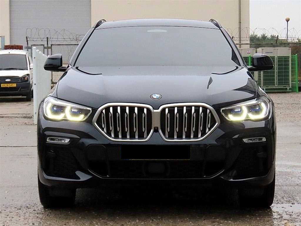 BMW X6 — photo 01