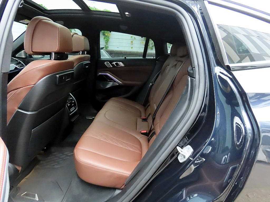 BMW X6 — photo 06