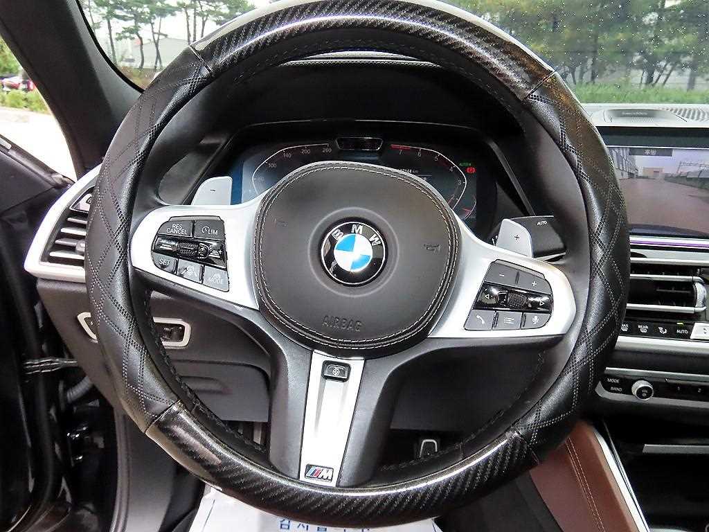 BMW X6 — photo 08