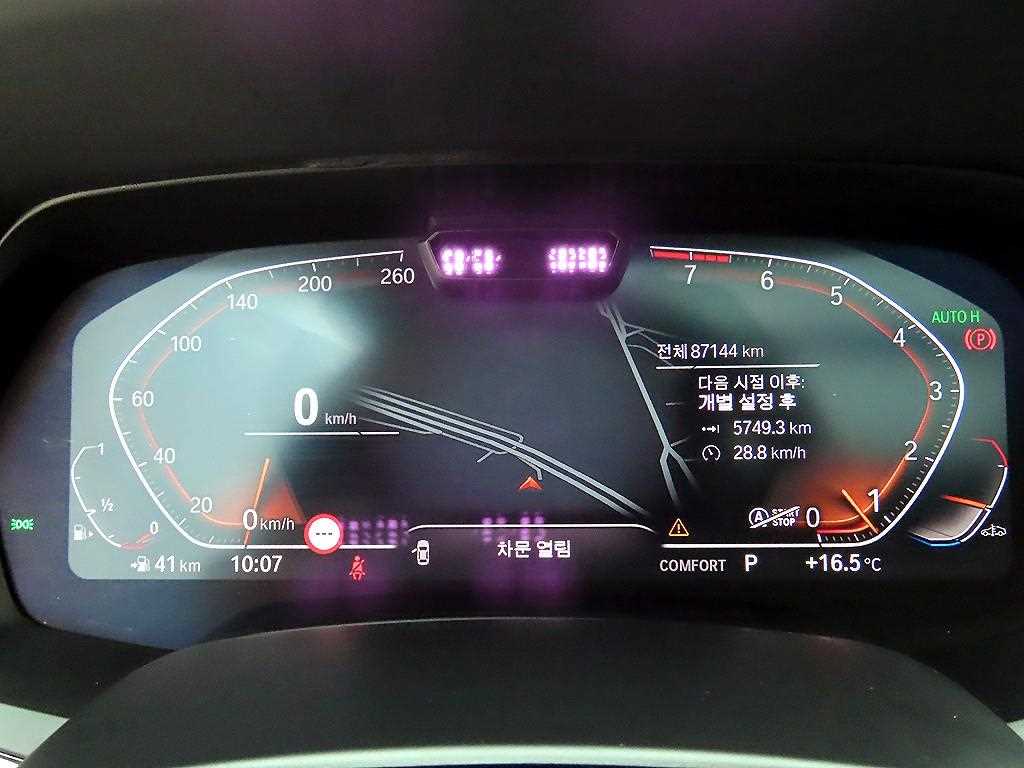 BMW X6 — photo 09