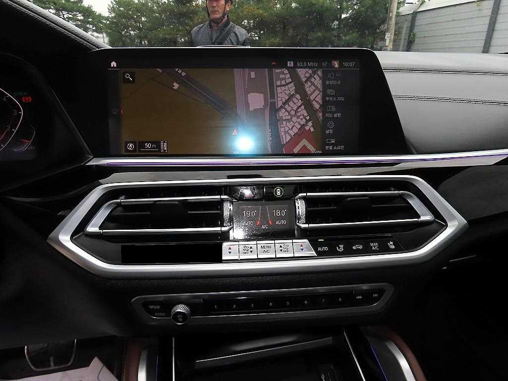 BMW X6 — photo 13