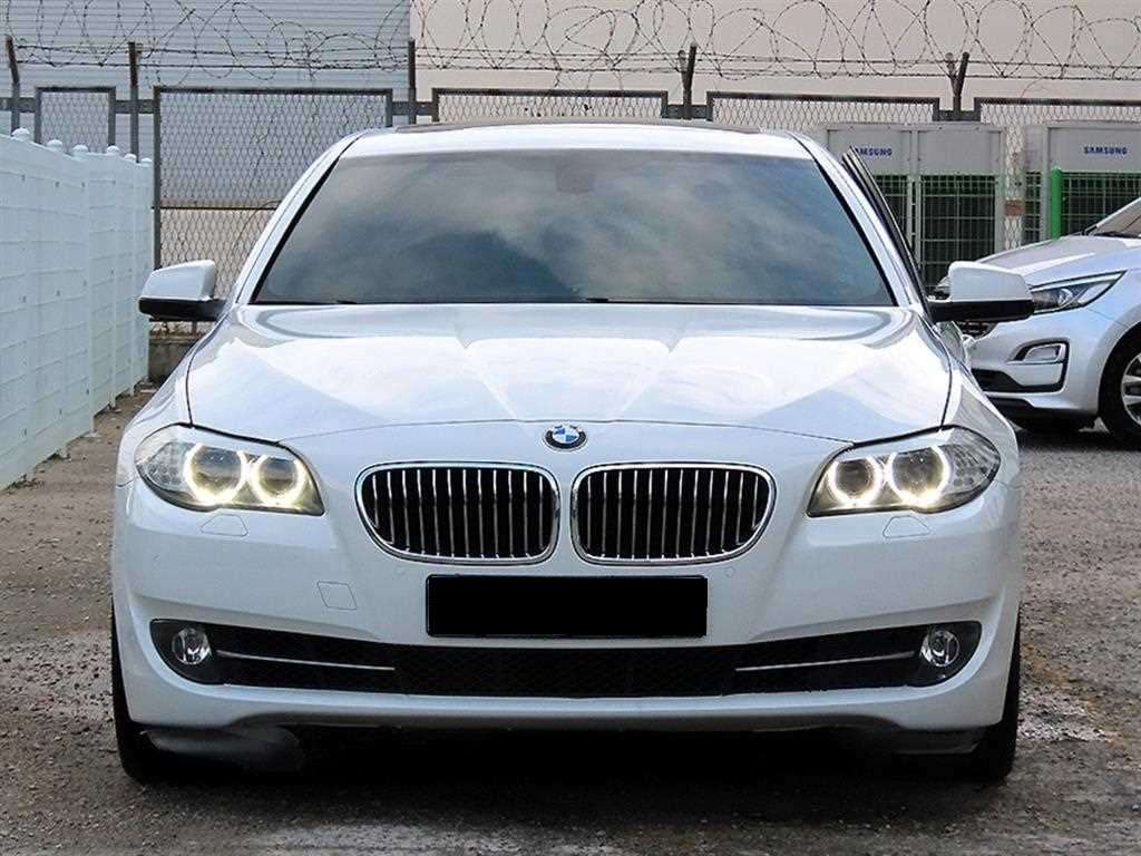 BMW 5-Series — photo 01