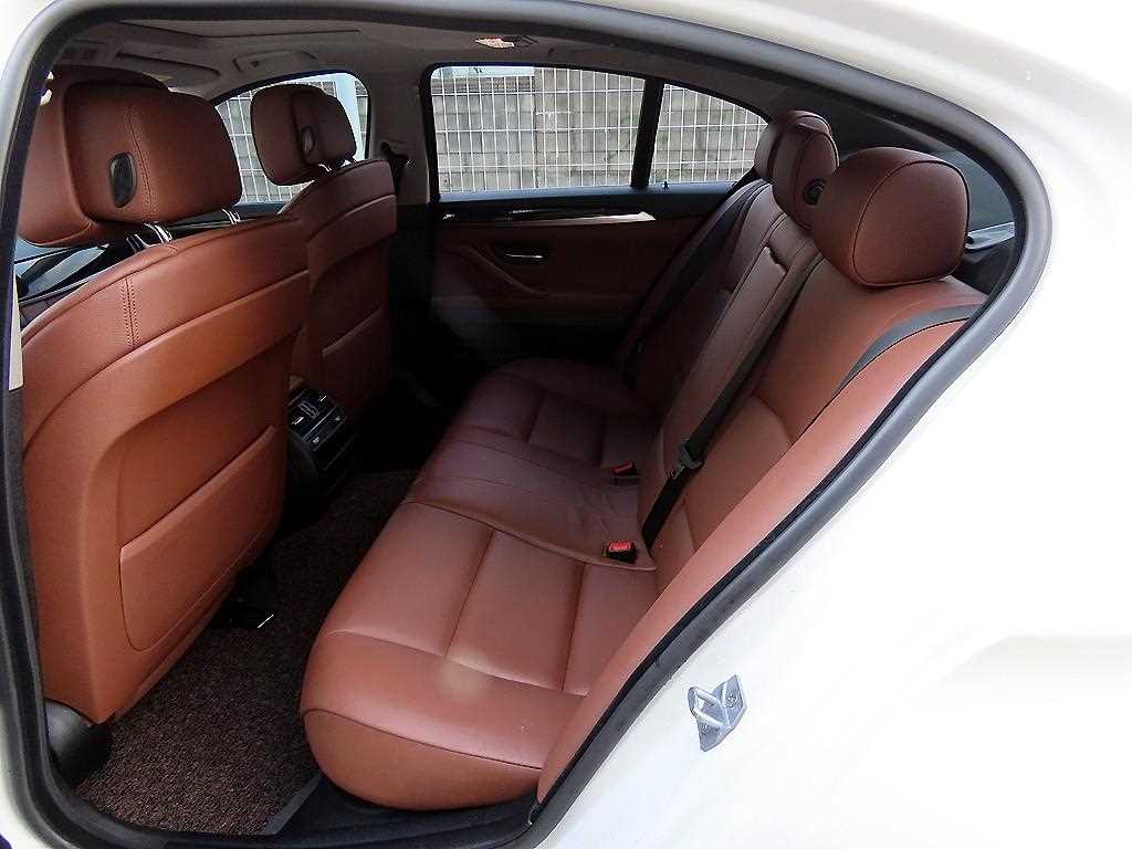 BMW 5-Series — photo 06