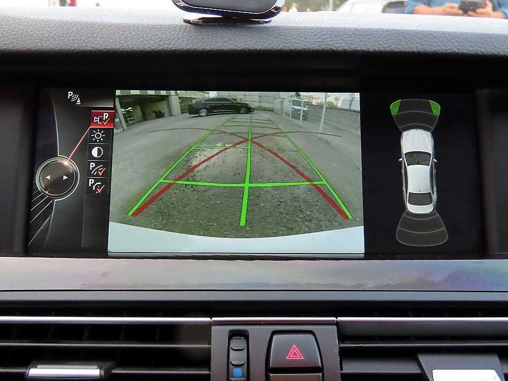 BMW 5-Series — photo 15