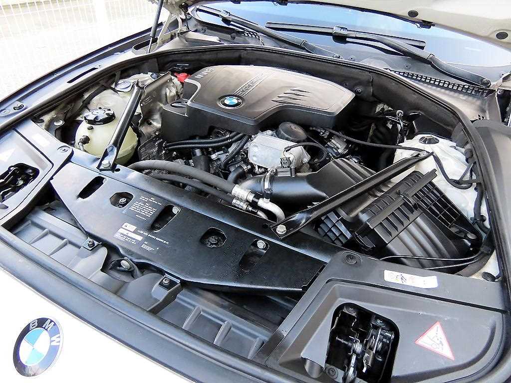 BMW 5-Series — photo 19