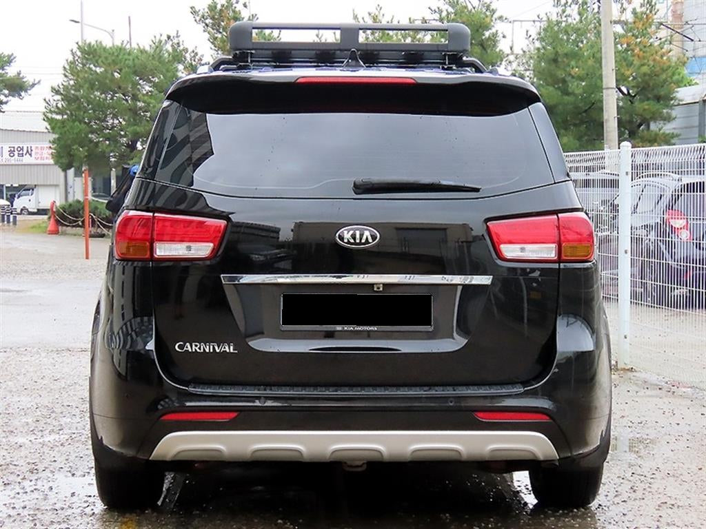 Kia Carnival — photo 04