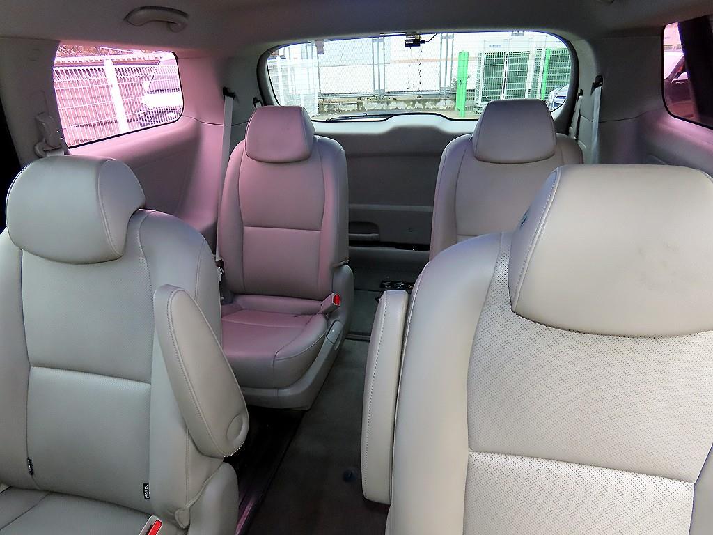 Kia Carnival — photo 08