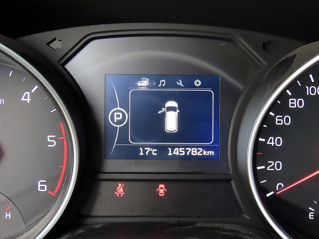 Kia Carnival — photo 11