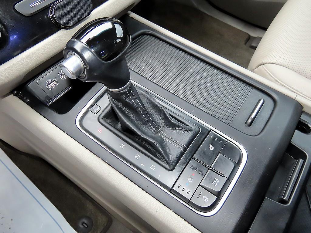 Kia Carnival — photo 12
