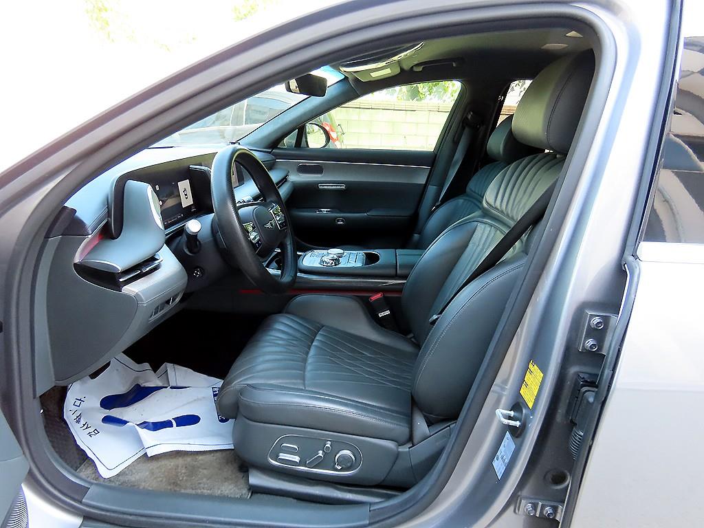 Genesis G90 — photo 05