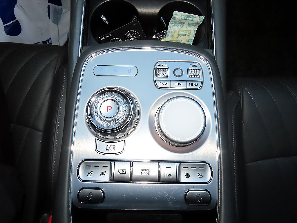 Genesis G90 — photo 11