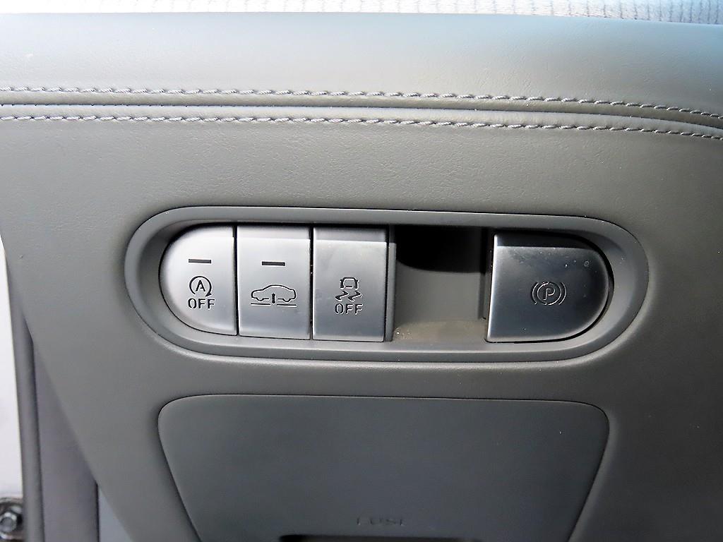 Genesis G90 — photo 13