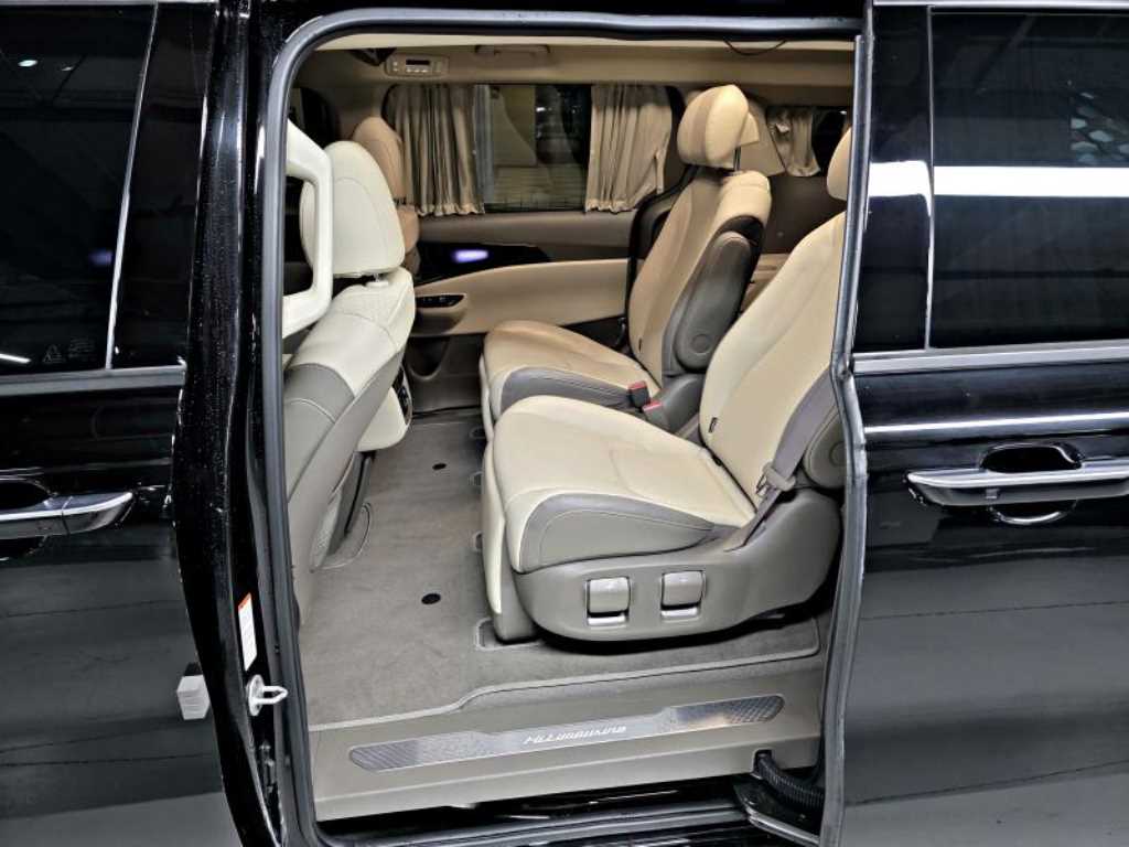 Kia Carnival — photo 08