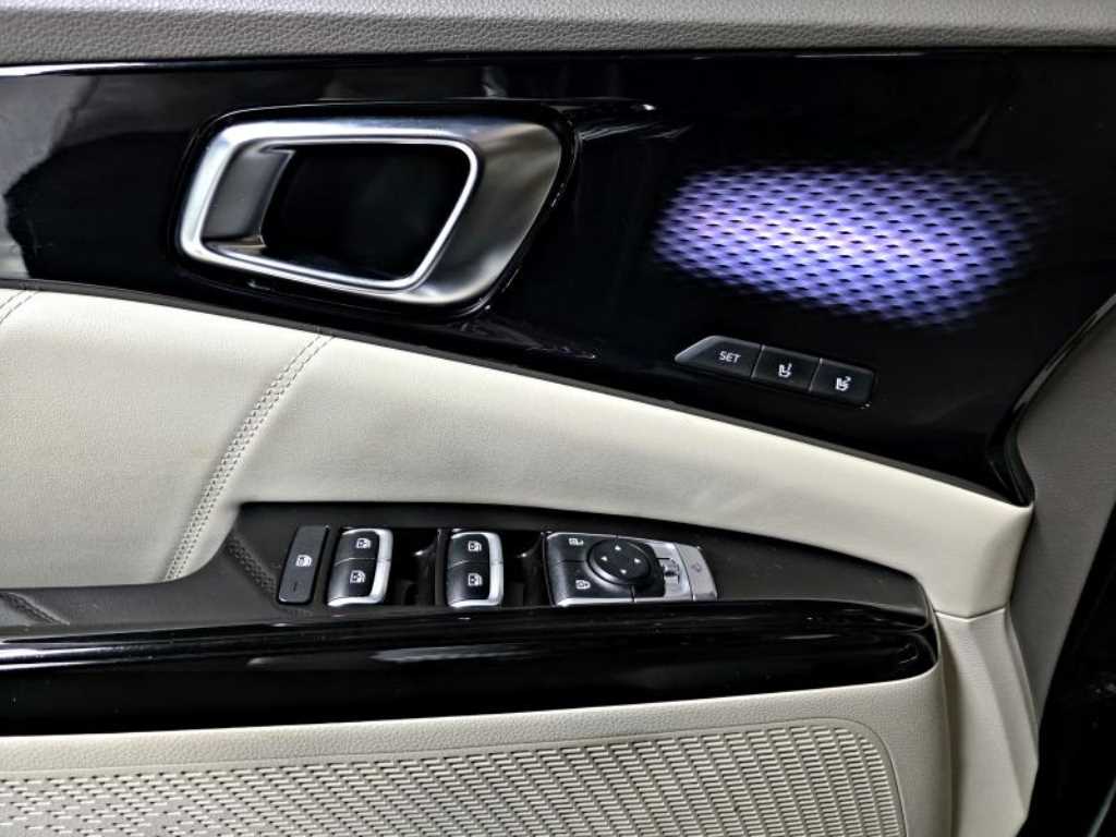 Kia Carnival — photo 13