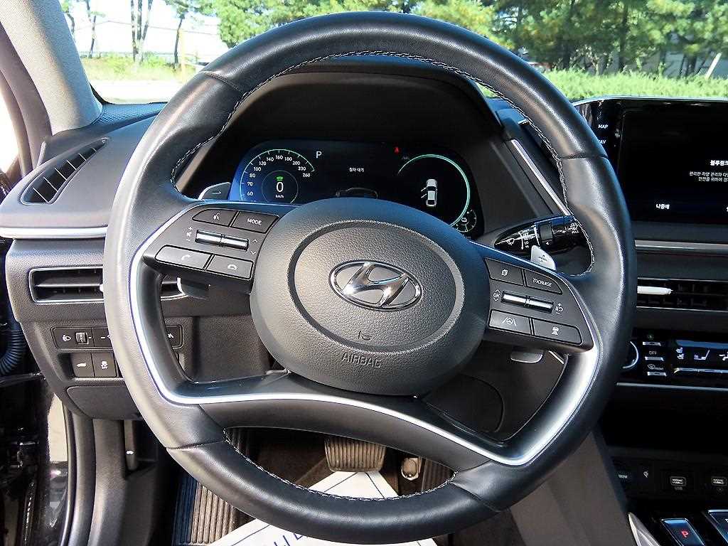 Hyundai Sonata — photo 09