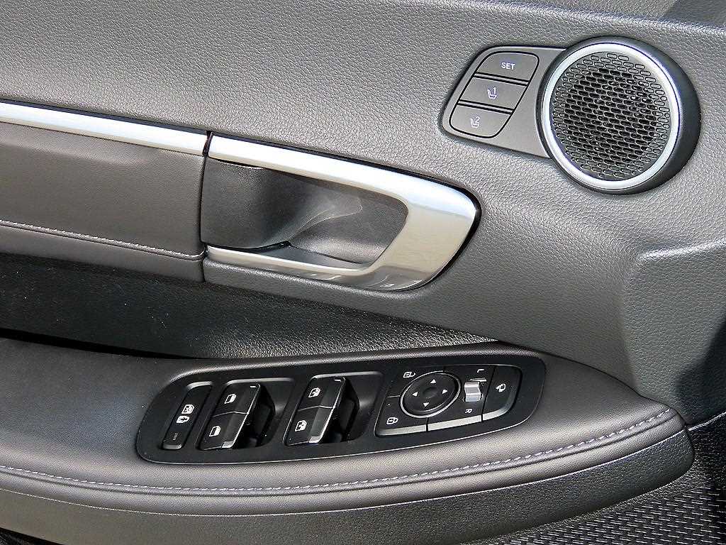 Hyundai Sonata — photo 13