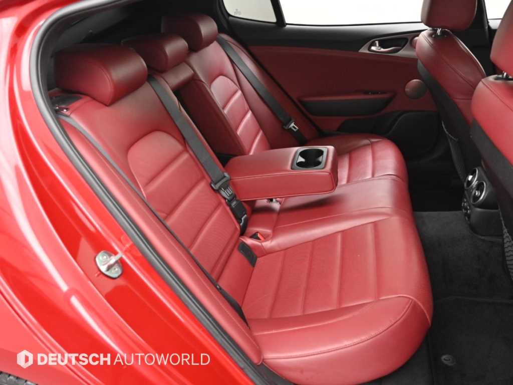 Kia Stinger — photo 12