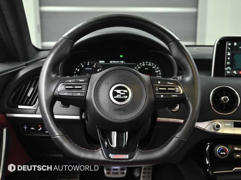 Kia Stinger — photo 13