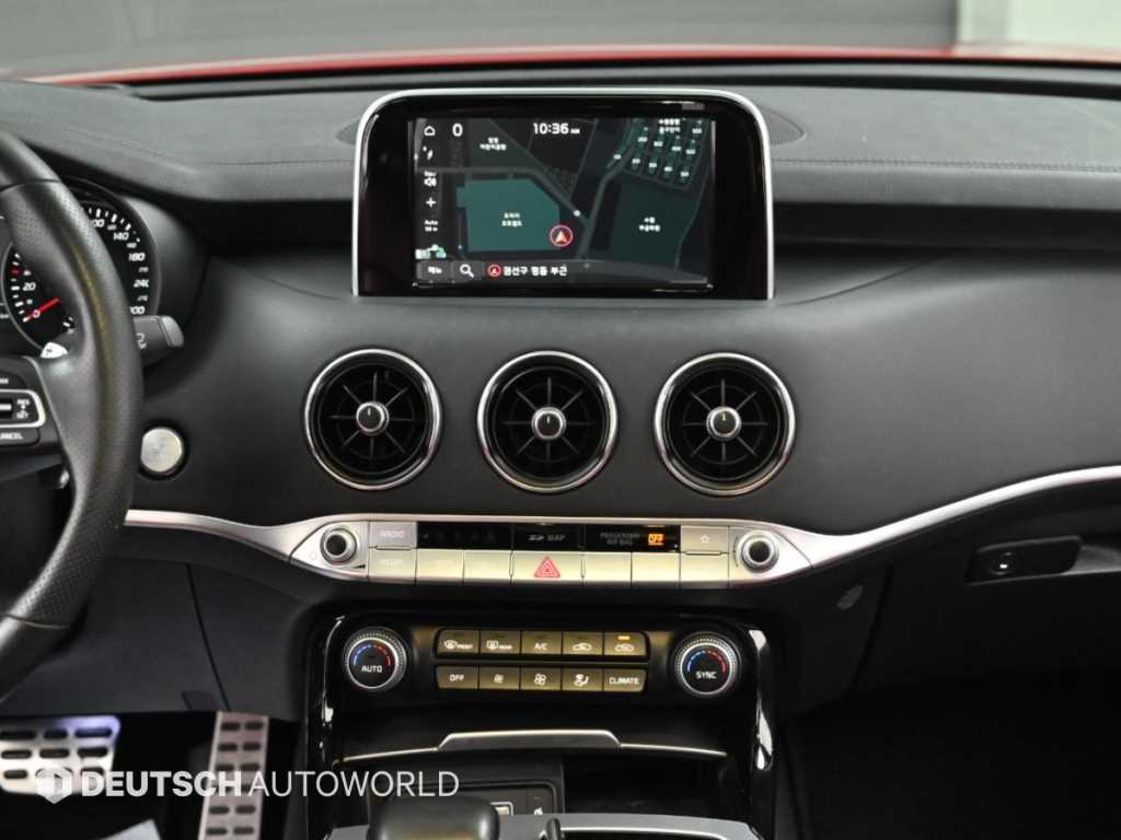 Kia Stinger — photo 14