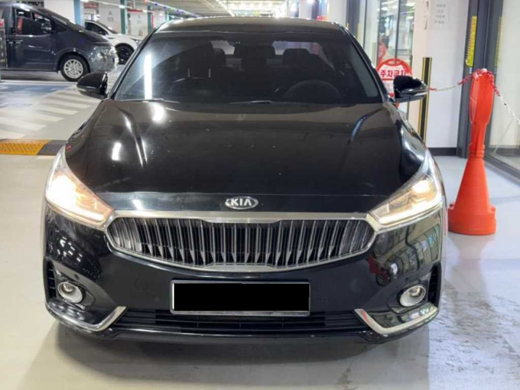 Kia K7 — photo 01