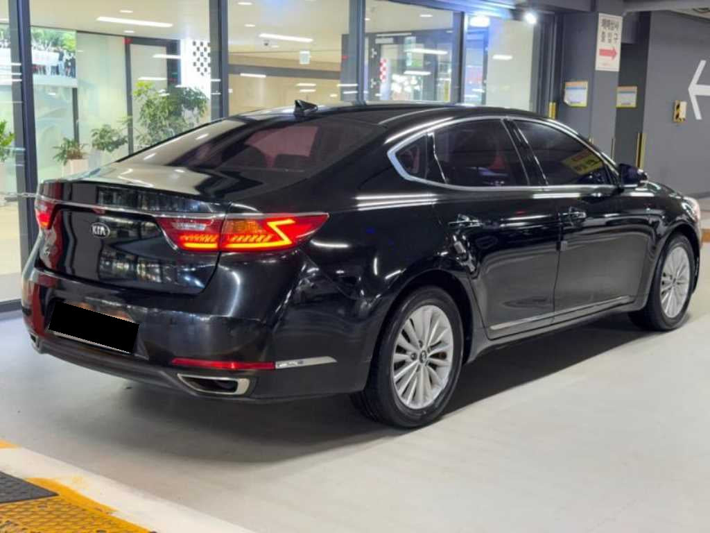 Kia K7 — photo 04
