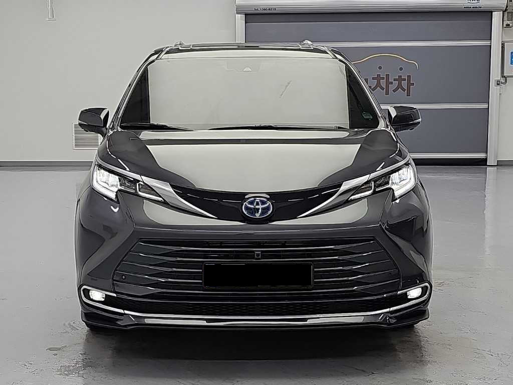 Toyota Sienna — photo 02