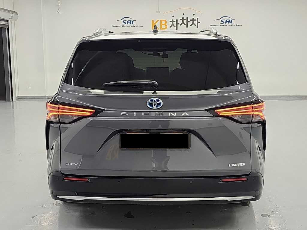 Toyota Sienna — photo 03