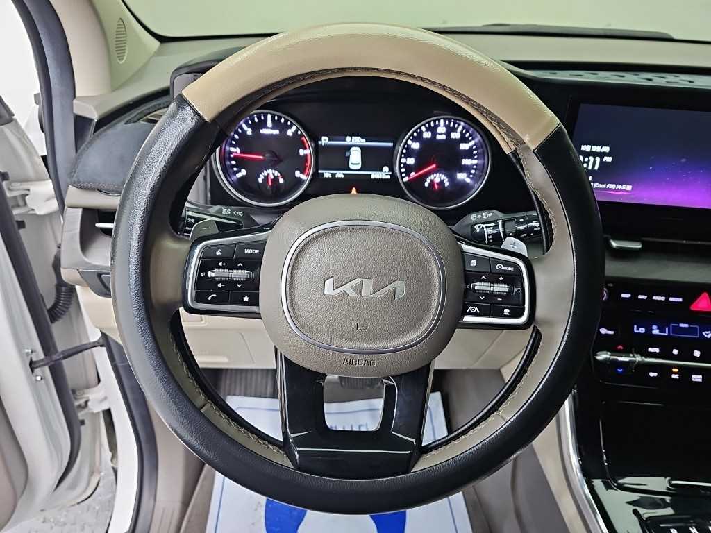 Kia Carnival — photo 09