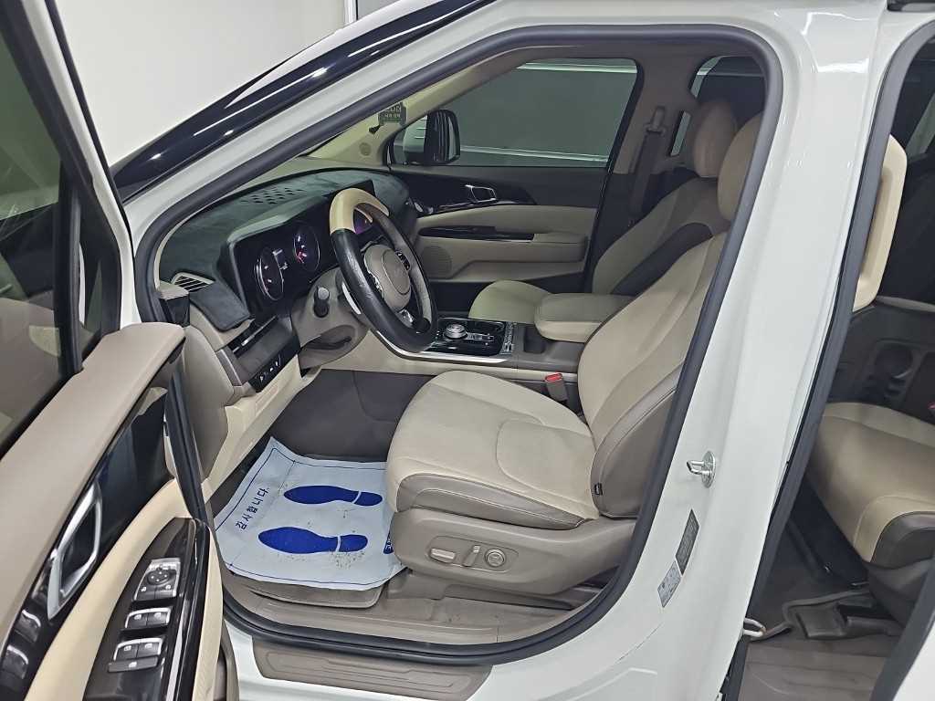 Kia Carnival — photo 11