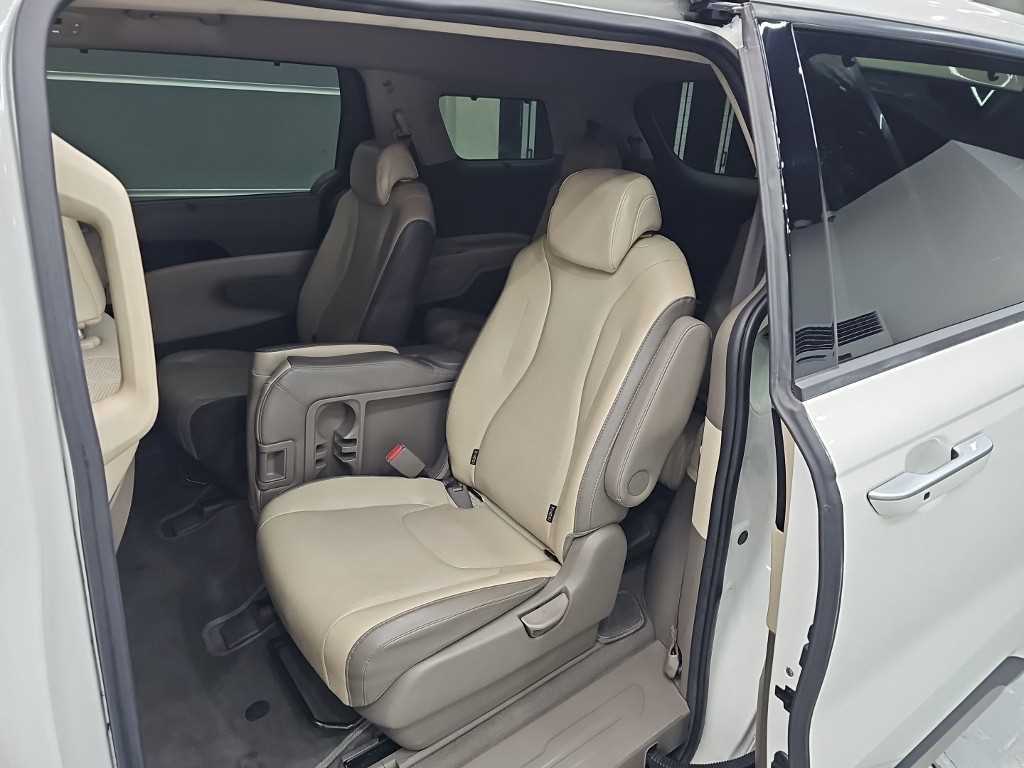 Kia Carnival — photo 12