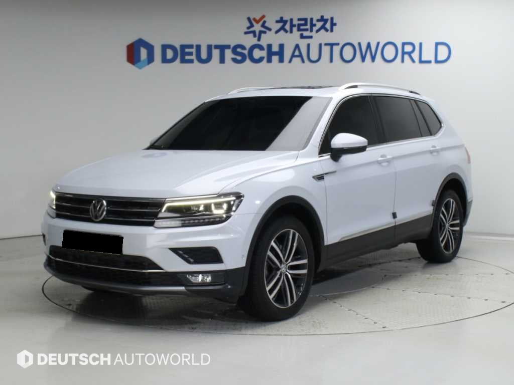 Volkswagen Tiguan — photo 01